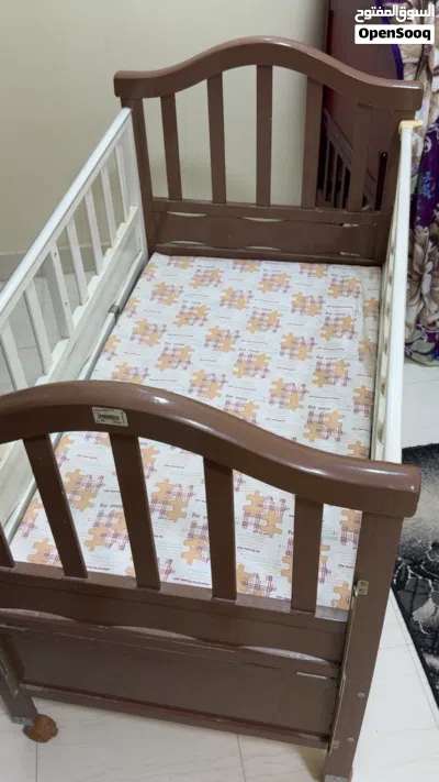 للبيع سرير اطفال 3