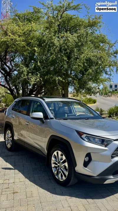 Toyota RAV 4 Limited 4