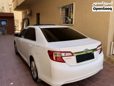 Toyota Camry XLE 4