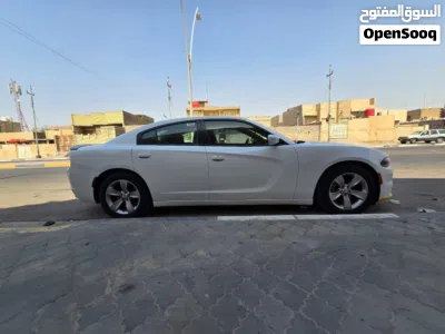 Dodge Charger SXT 2