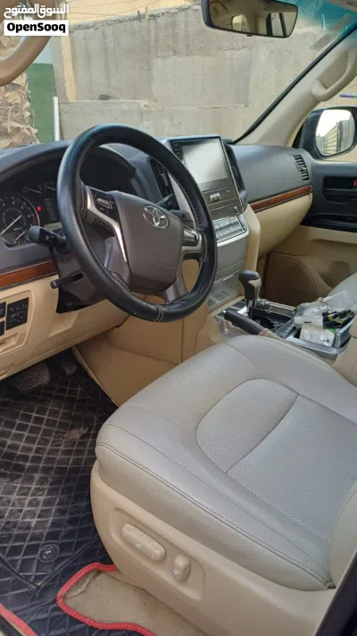 Toyota Land Cruiser GXR 3