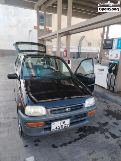 Daihatsu Mira 4