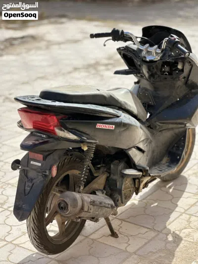 هوندا PCX150 4
