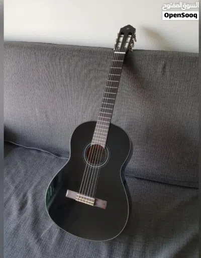 جيتار ياماها اللون الاسود C40 2