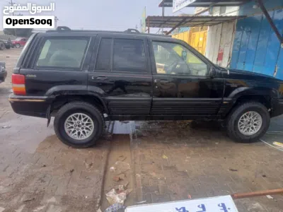 Jeep Grand Cherokee Laredo A 2