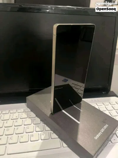 SAMSUNG'S GALAXY S25 ULTRA BLACK 3