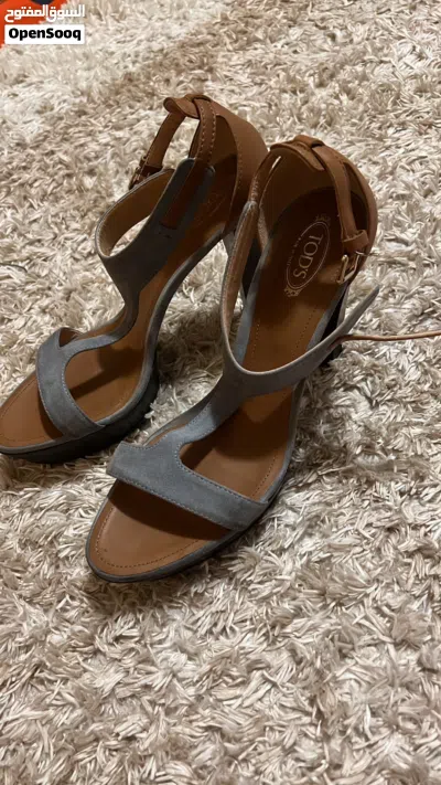 حذاء كعب عالي ماركة Tod’s اصلي 3