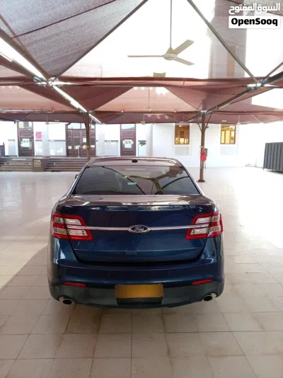 Ford Taurus SE 2