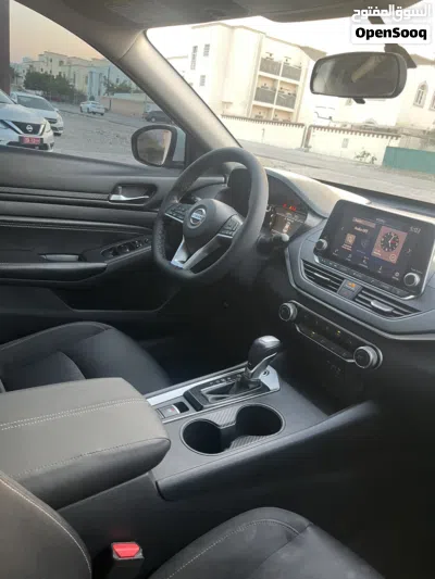Nissan Altima Standard 3