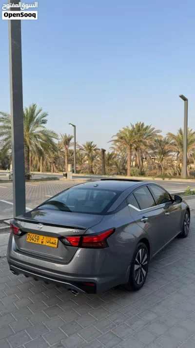 Nissan Altima SV 2