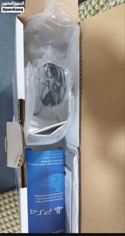 PS4 slim 500 gb less used 4