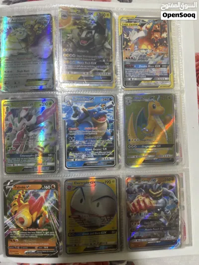 Pokémon and football cards for collection.LIMITED piece 2