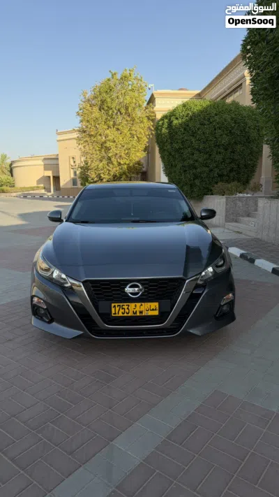 Nissan Altima SR 4