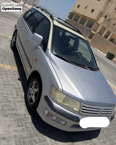 Mitsubishi Space Wagon 3
