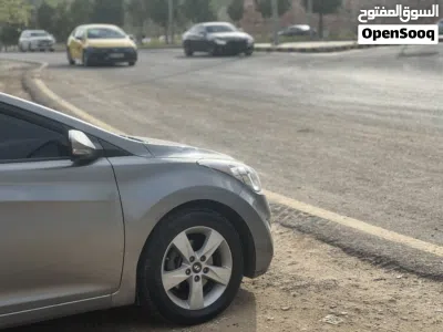 Hyundai Avante SE 2