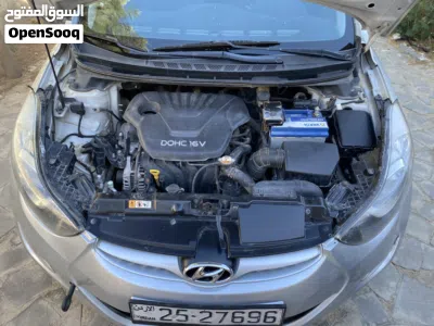 Hyundai Elantra Standard 4
