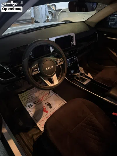 Kia Seltos EX 4