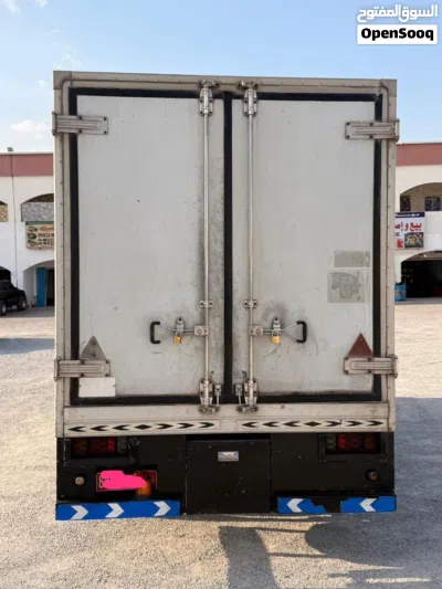 isuzu 3 ton refregrator truck 4