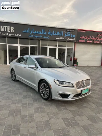 Lincoln MKZ Premiere 4