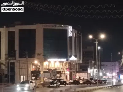 مخزن عدد2 استثماري للبيع مساحتها 100 م قوشان مستقل لكل واحد بنايه جميله منطقه تجاريه حديثة مدخل اربد 3