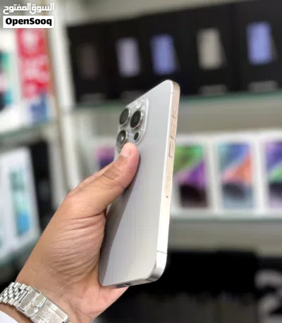 عرض خااص : iPhone 15 pro 128gb مع ضمان هاتف بحالة الوكالة نظيف جدا بدون اي مشاكل مع هديا و ملحقات 4