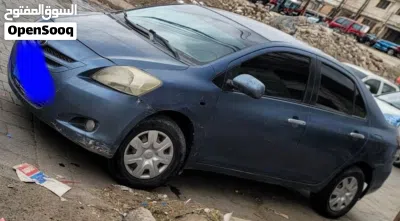 Toyota Yaris E 2