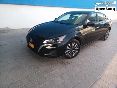 Nissan Altima SV 2