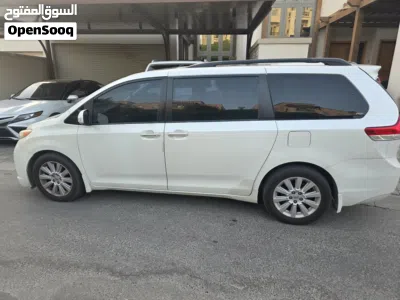 Toyota Sienna Platinum 2