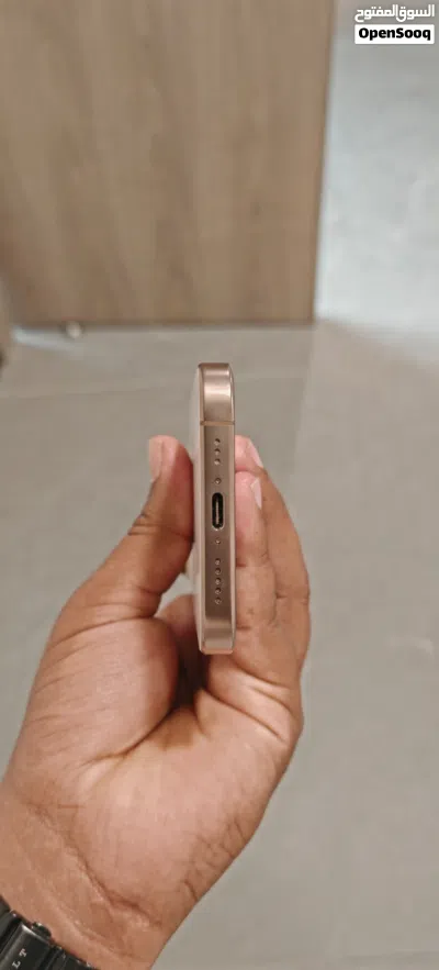 iphone 16 pro 4