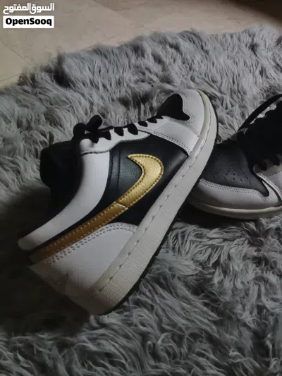 Nike Air Jordan 1 Low White Black Metallic Gold Swoosh (With box) 2