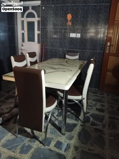 ميز طعام زجاجي 4