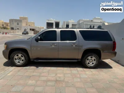 Chevrolet Suburban LT 2
