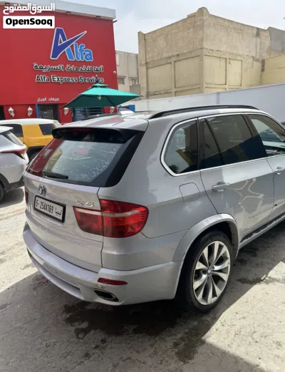 بي ام دبليو الفئة X5 Standard 4