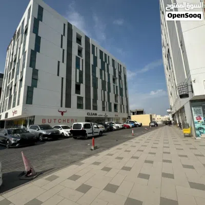 محلين في مبنى طيف 8، على شارع الموج.Two attached shops for rent in al Mouj st. In taif8 2