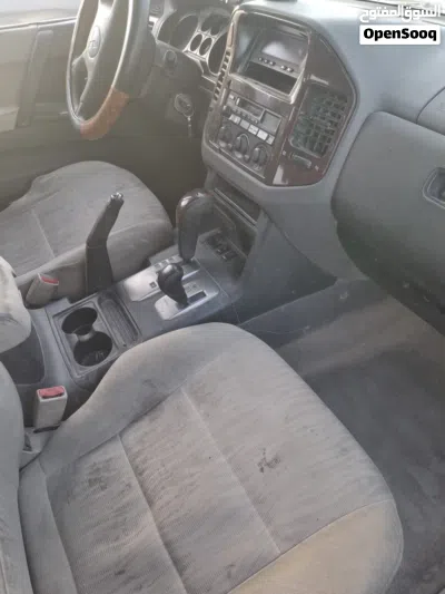 Mitsubishi Pajero GLS 2