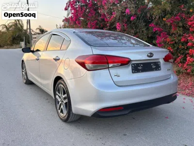 Kia K3 Standard 4