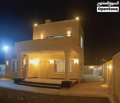 فيلا طابقين قيد التشطيب 2