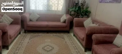 طقم كنب للبيع 9 مقاعد بحالة الوكالة شبه جديد 4