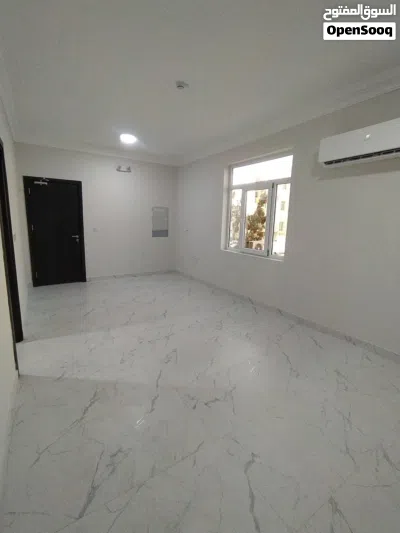 شقه ايجار في خليفه الجنوبيه داخل عماره 4