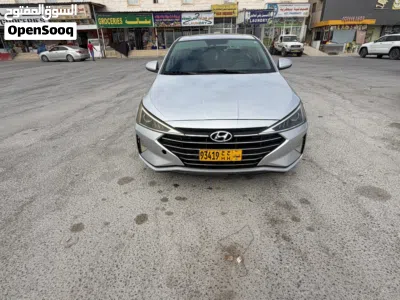 Hyundai Elantra GL 2