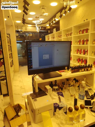 محل عطور (( للبيع )) سوق مطرح 2