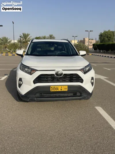 Toyota RAV 4 XLE 2