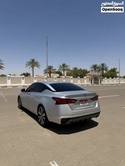 Nissan Altima SR 3