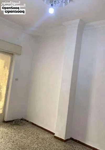 الوسيط لدينا شقه طابق الاول وسط البلاد الظهره نظيفه العمولة الوسيط ودفع الايجار مقدم شهرين اقرتحت 3