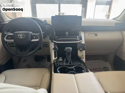 Toyota Land Cruiser GXR 3