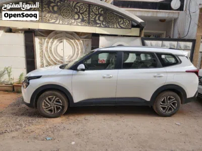 كيا كارينز Standard 3