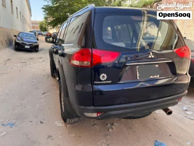 Mitsubishi Pajero Sport Standard 4