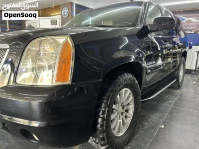 GMC Yukon Denali 2