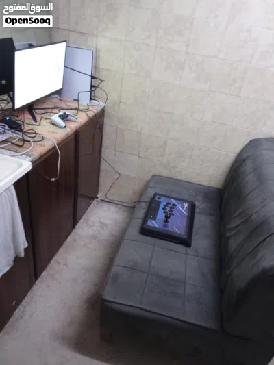 PS5 with 1 Controller with LCD 23.5 inches 4