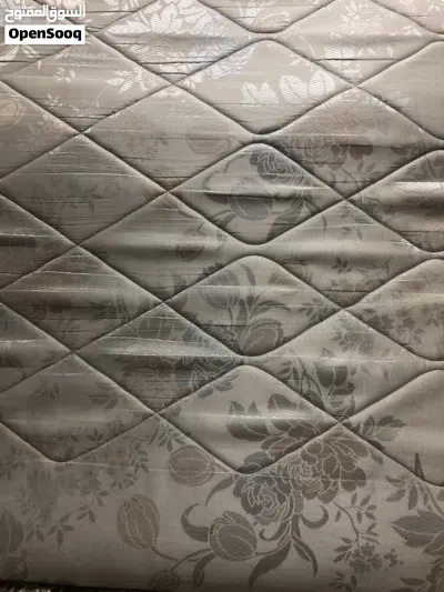 فرشة تخت مجوز بحاله جيده جدأ 3